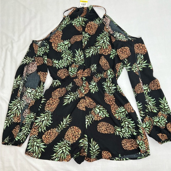Material Girl Womens Shorts Romper Multicolor Pineapple Printed Size Medium New - Picture 4 of 5